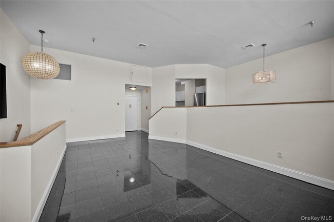 Building Photo - 520 Ashford Ave