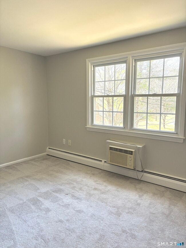 Building Photo - 25 Grandview Dr