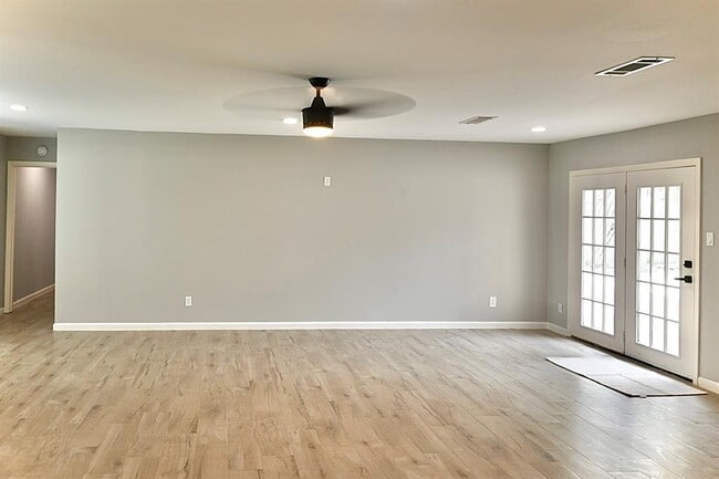 Building Photo - 202 Pine Branch Dr