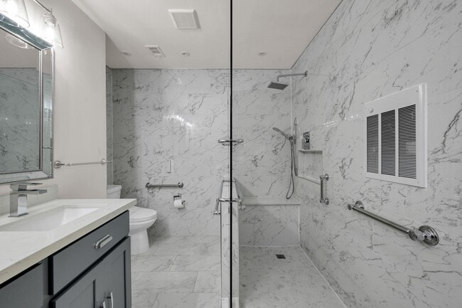 Building Photo - 26926 Maplewood Dr