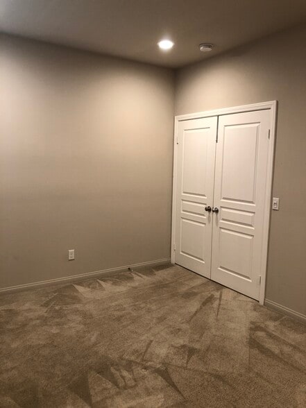 Office - 30426 Cowboy Ln