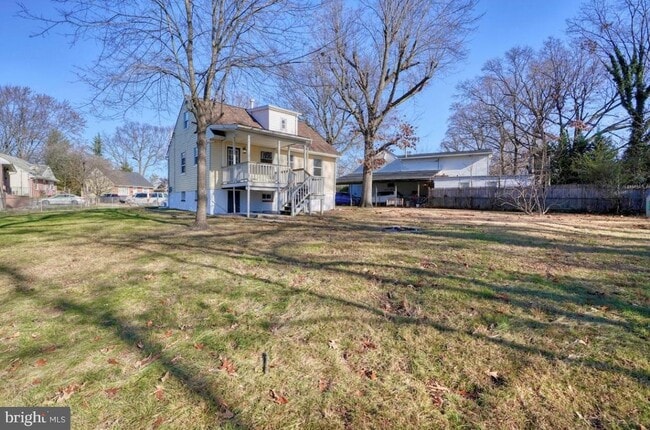 Building Photo - 701 Platinum Ave