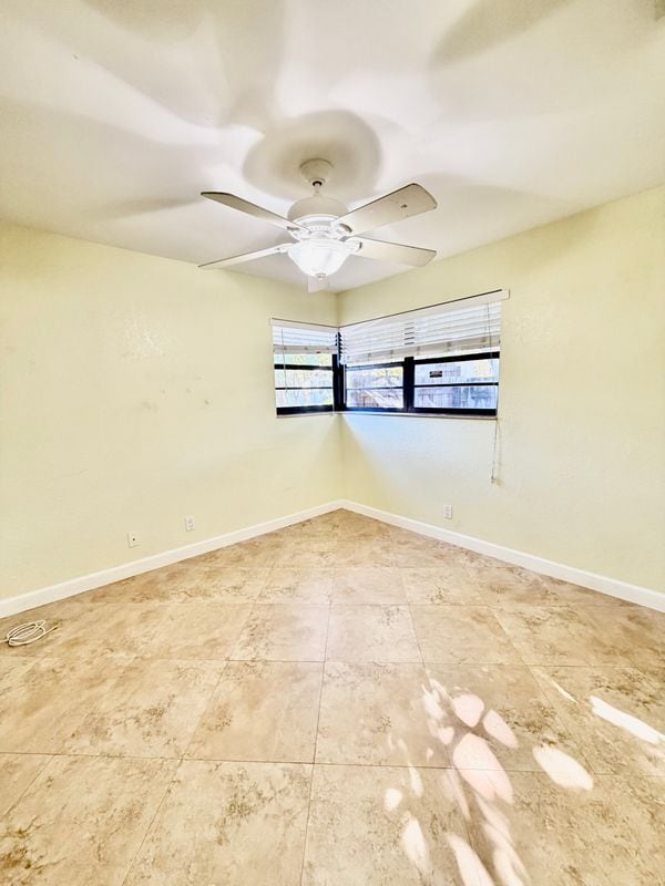 Building Photo - 1125 SE 6th Terrace