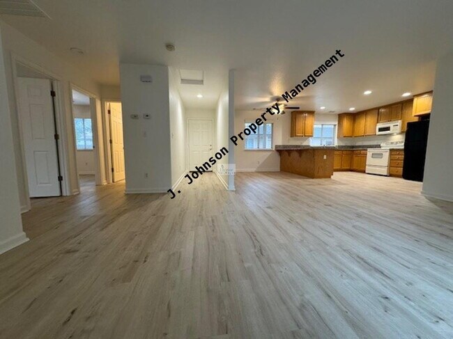 Building Photo - 2bed 2 bth located in Manteca