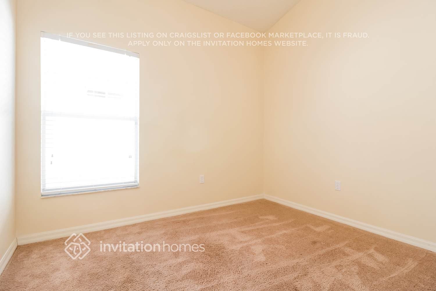 Building Photo - 16725 Rolling Green Dr