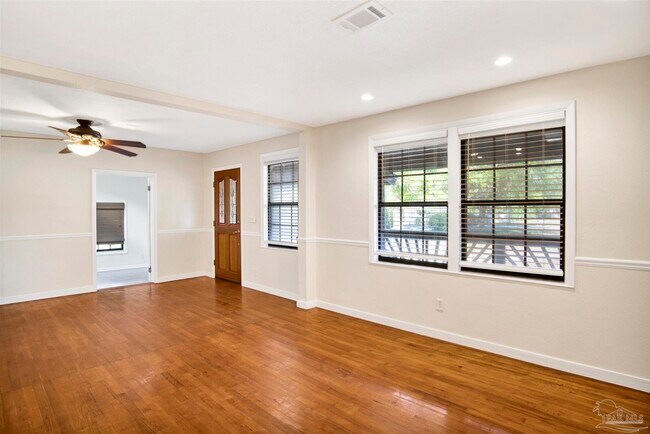 Building Photo - 525 Lakewood Rd