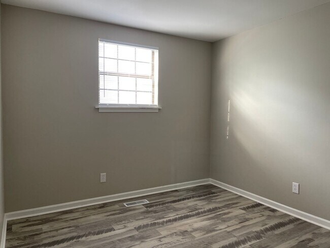 Building Photo - Newly Renovated Home in South Nash!