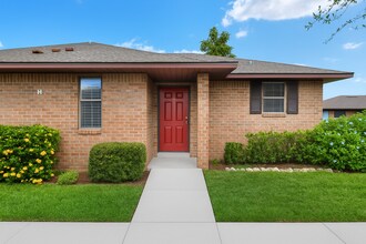 Building Photo - ***Cute 2 Bedroom Apartment in Eagle Lake