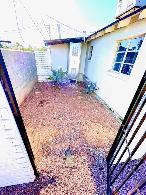 Building Photo - New renovated and move in ready. Roosevelt...