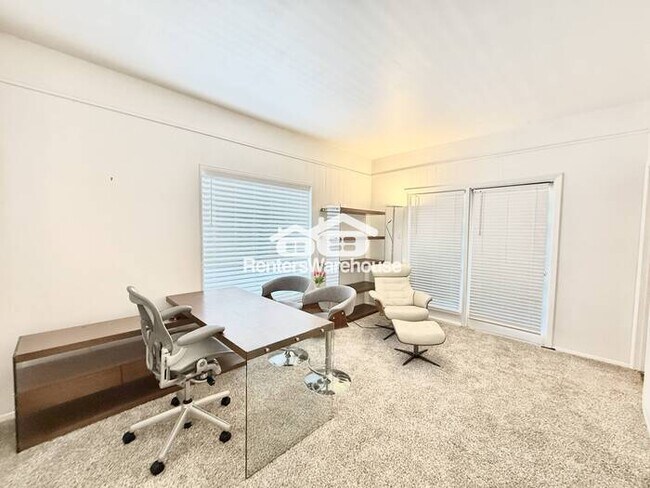 Building Photo - All bills  included condo,  close To TCU