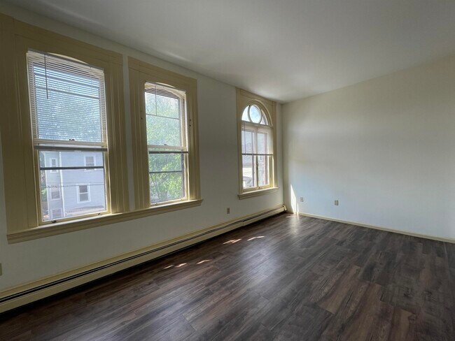 Building Photo - 124 Orange St