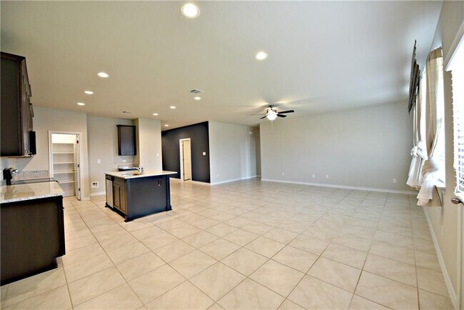 Building Photo - 549 John Muir Trl