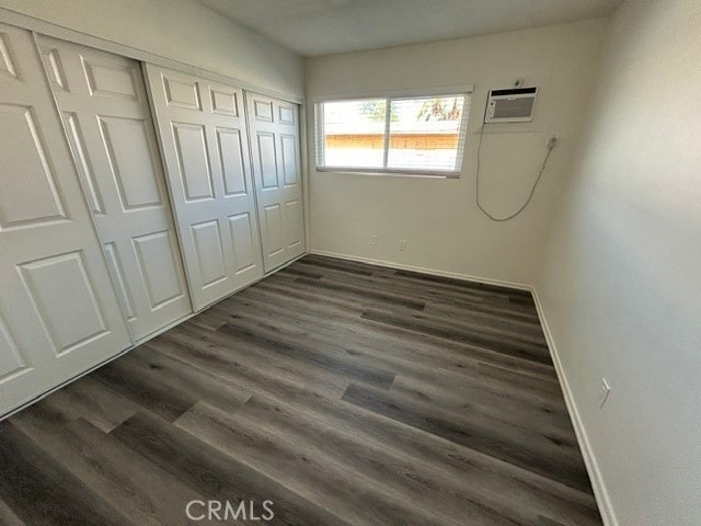 Building Photo - 685 E Vista Chino