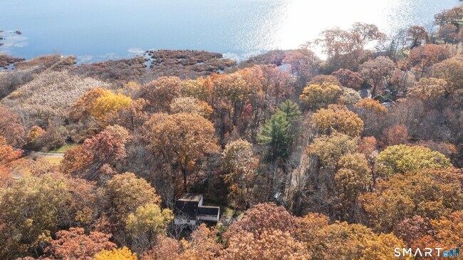 Building Photo - 12 Park Rd