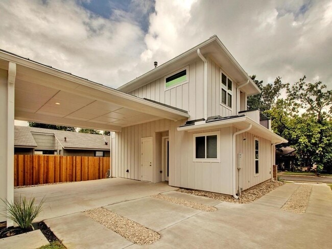 Building Photo - 4705 Rosedale Ave