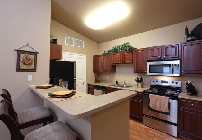 Primary Photo - Prairiewood Apartments and Townhomes