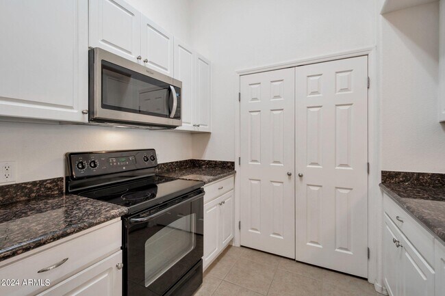 Building Photo - 10136 E Southern Ave