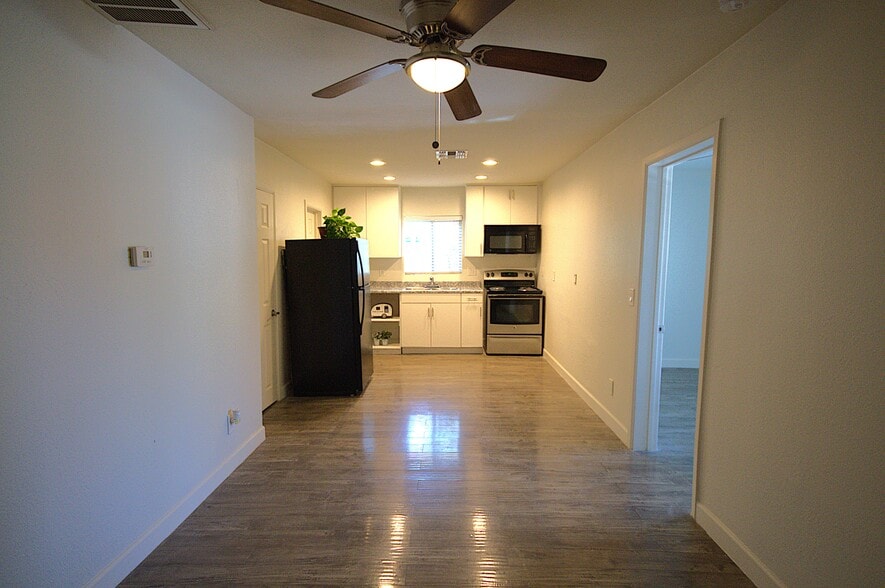 Living Room - 9632 N 10th Ave