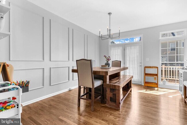 Building Photo - 2104 Abbottsbury Way