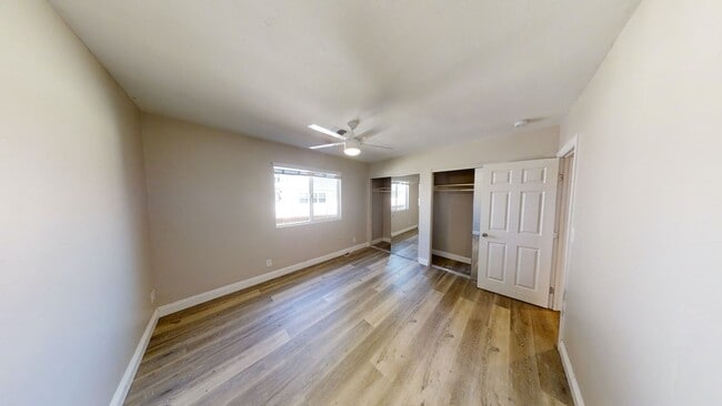 Building Photo - 7BD/4BA, Two Kitchens!