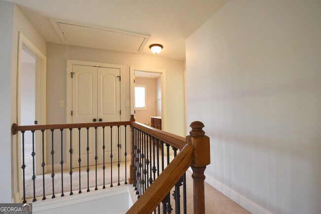 Building Photo - 606 Blackburn Ln