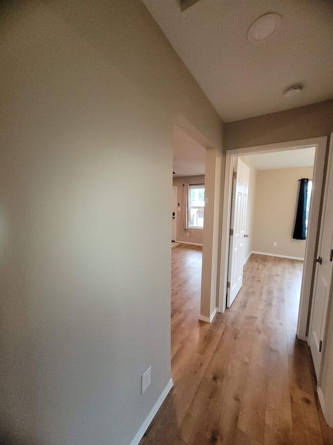 Building Photo - 1218 W Spruce St