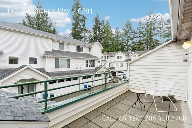 Building Photo - 16219 Northup Way