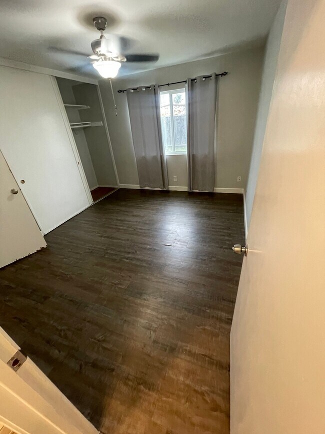 Building Photo - 1534 Ventura Way