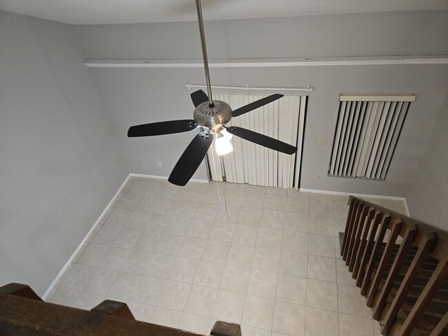 Building Photo - 2 bedroom + loft, 2 bathroom townhome near UCF