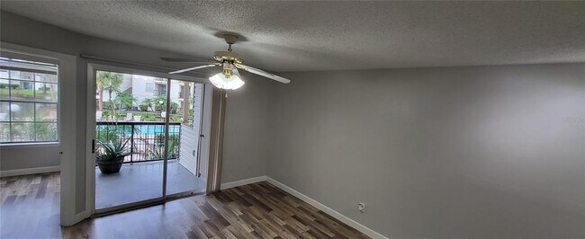 Building Photo - 1972 Lake Atriums Cir