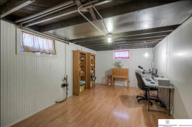 Building Photo - Charming 2 Bedroom Near Blackstone!!