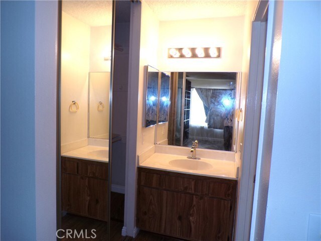 Building Photo - 680 Golden Springs Dr