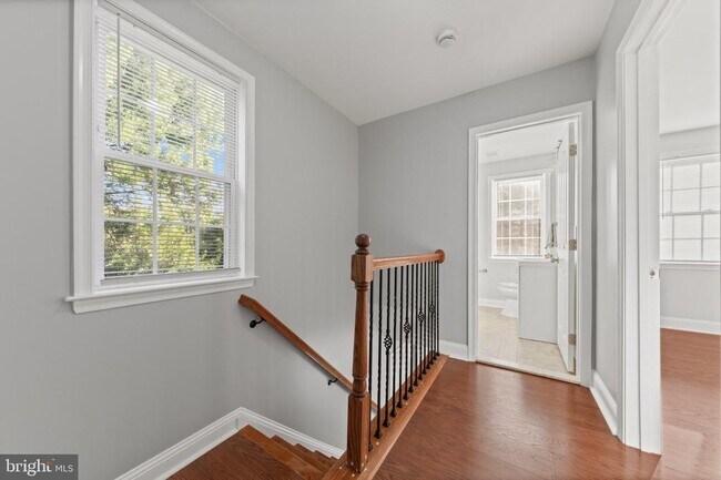 Building Photo - 5922 Cedonia Ave