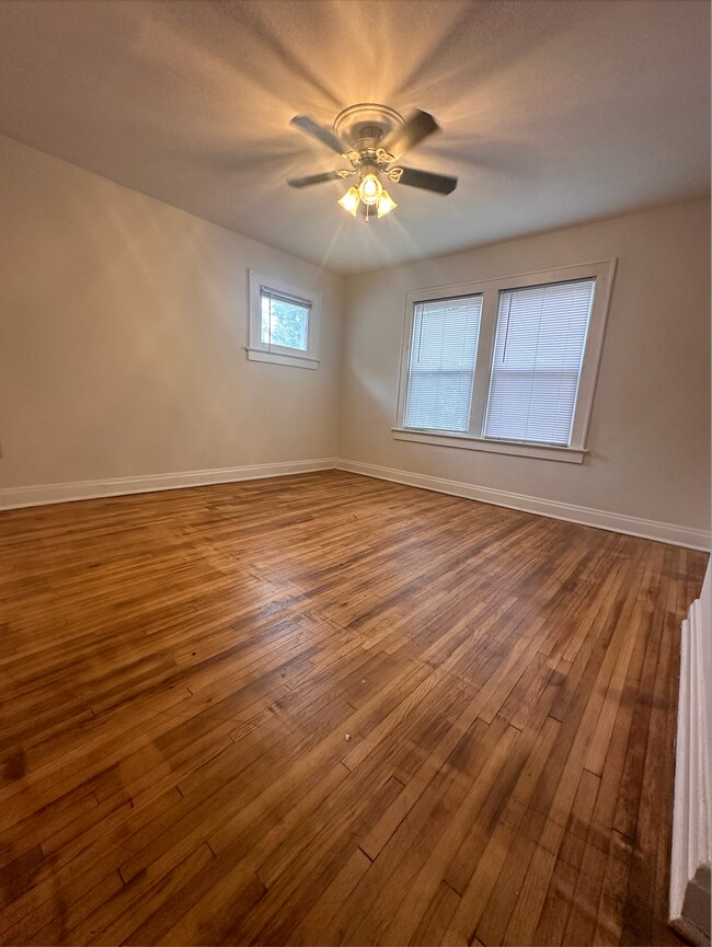 Building Photo - 643 S Burgess Ave
