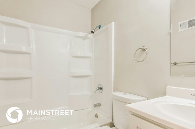 Building Photo - 6867 Thurston Ave