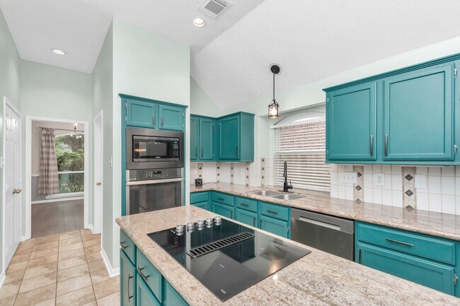 Building Photo - 1715 Parkview Ln