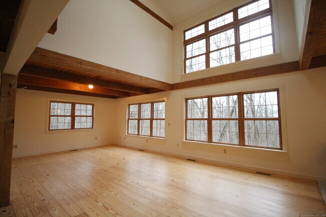 Building Photo - 38 W Mountain Ln