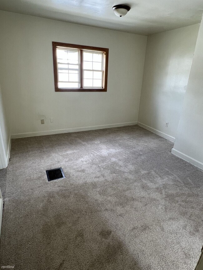 Building Photo - 4 br, 2 bath House - 414 Woodlawn Street S...