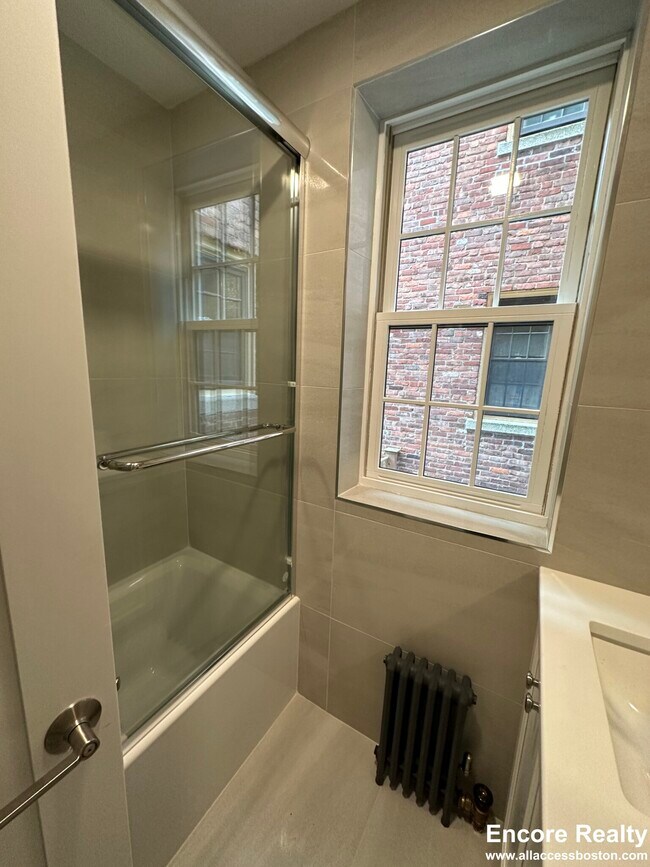 Building Photo - 24 Park St