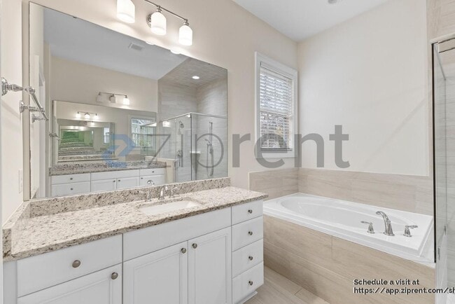 Building Photo - 1025 N Sharon Amity Rd