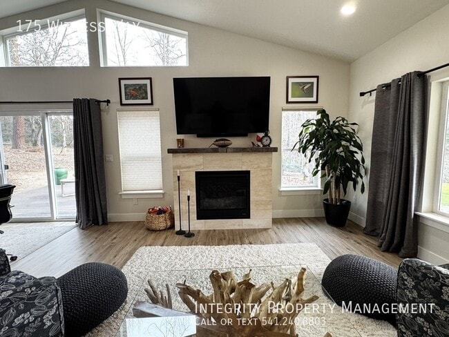 Building Photo - 175 Witness Wy