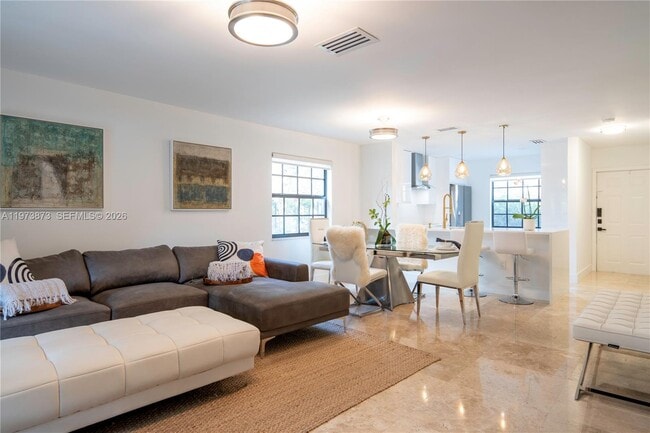 Building Photo - 576 Westree Ln