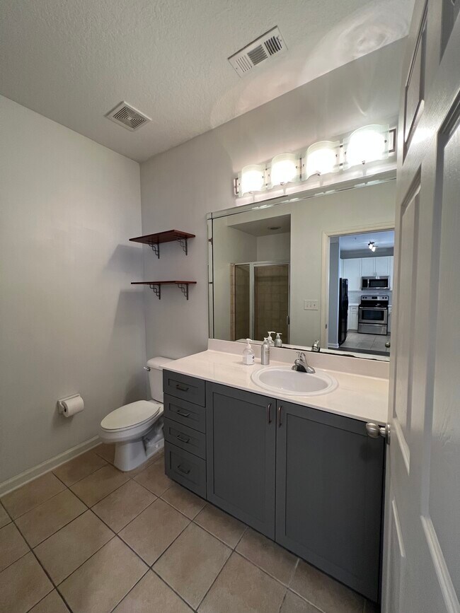 Full Bathroom #1 (main floor) - 400 17th St NW