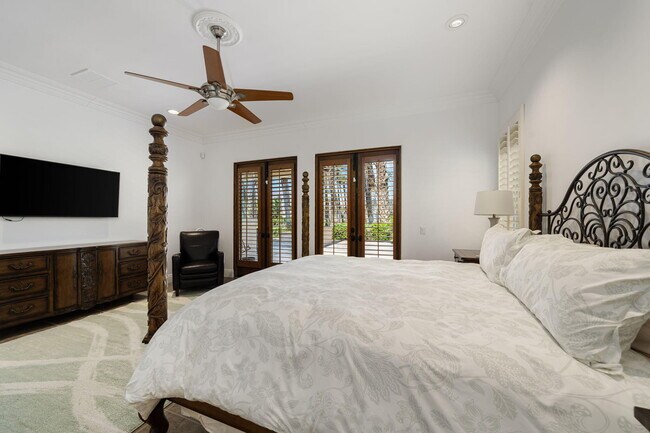 Building Photo - 56985 Village Dr