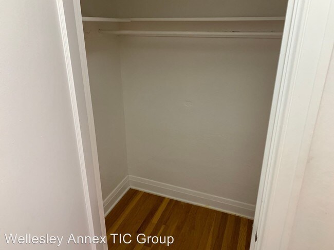 Building Photo - 1 br, 1 bath Apartment - 1405 SE Belmont St.