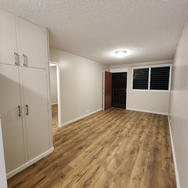 Building Photo - 1426 Ke’eaumoku St
