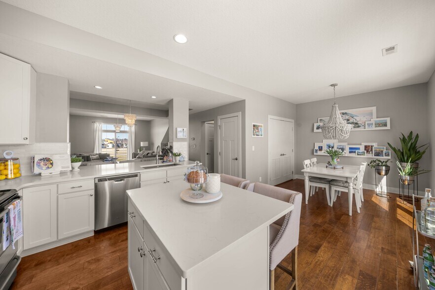 Building Photo - 492 Bluestem Cir