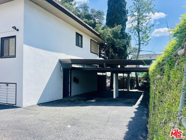 Building Photo - 532 El Dorado St