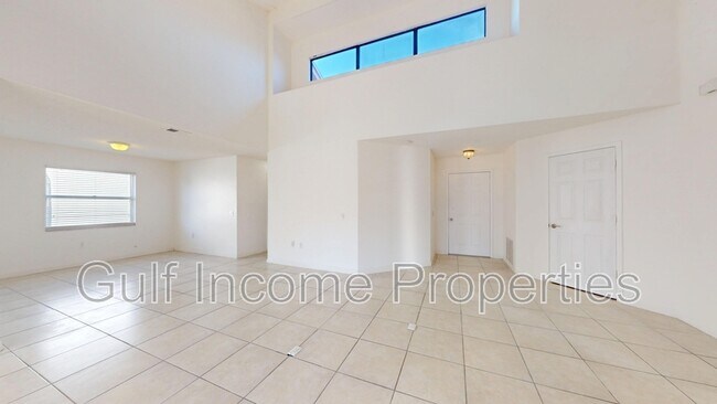 Building Photo - 704 49th St E