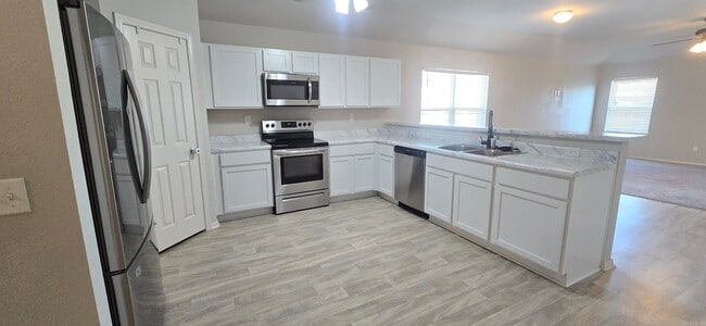 Building Photo - 8700 Northwood Creek Dr